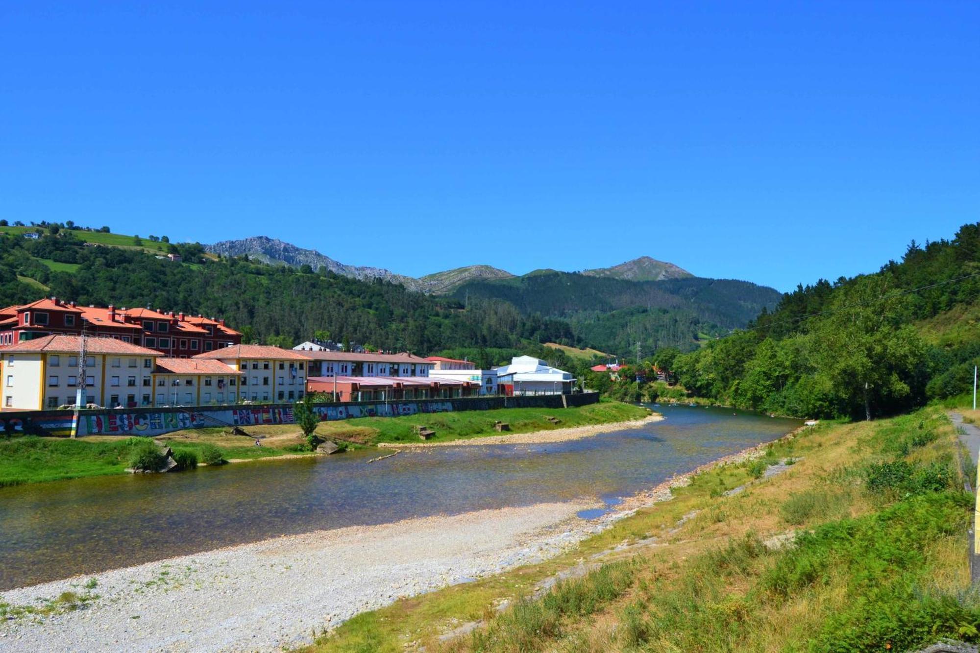 아리온다스 Casa La Gueelina En Asturias 빌라 외부 사진